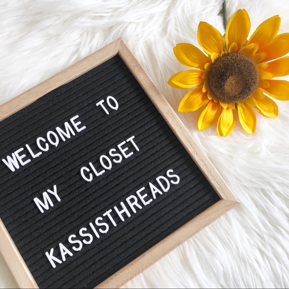 Welcome to my closet! Follow me on Instagram! - Picture 1 of 1
